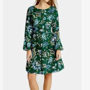 ⭐️NWOT Old Navy Bell Sleeve Floral Green Dress